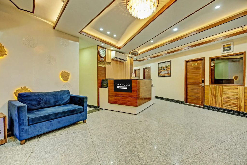 Super Townhouse by OYO Eastern View Formerly Vihaan Residency