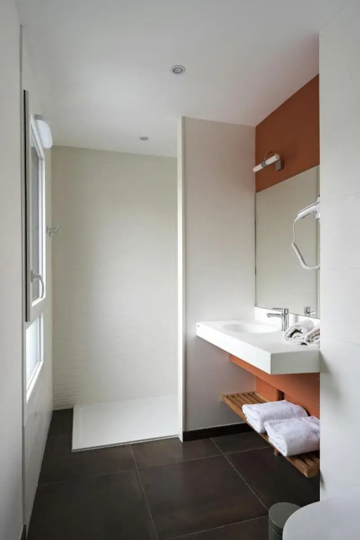 HOTEL LE 25
