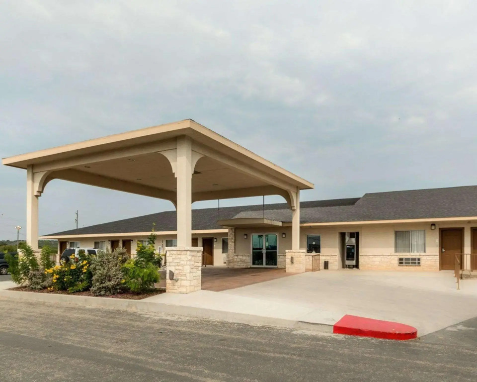 Motel 6 Junction, TX Llano River