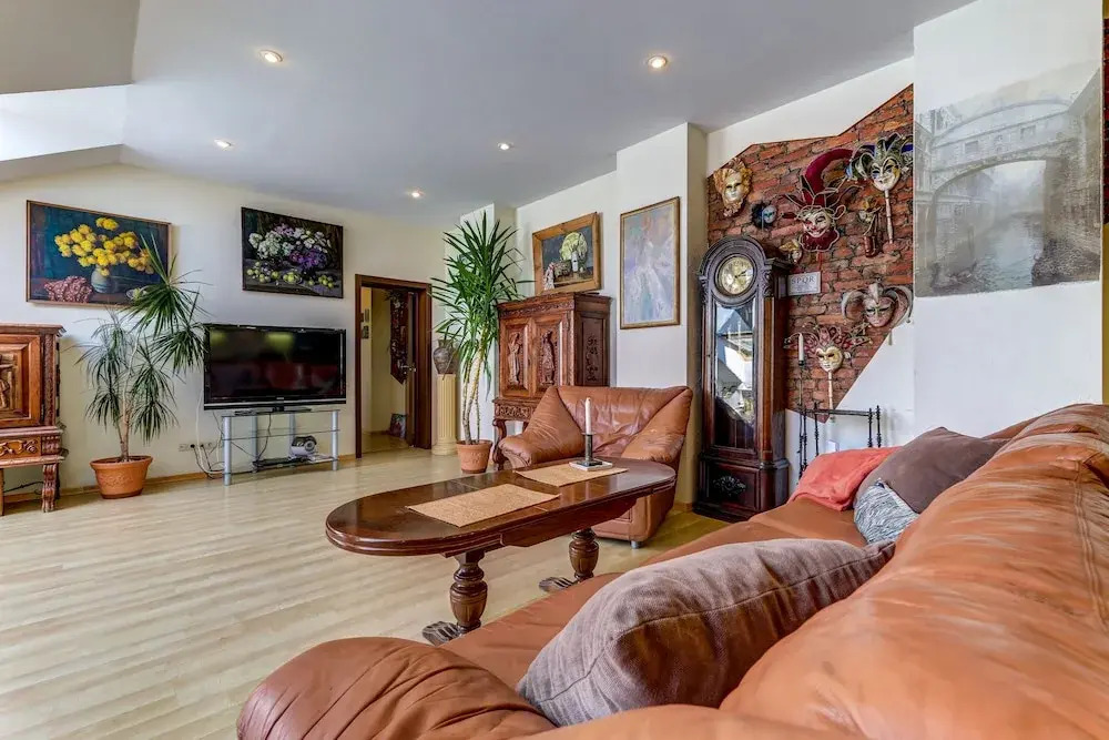 Home4day Spacious loft in the heart of Petersburg