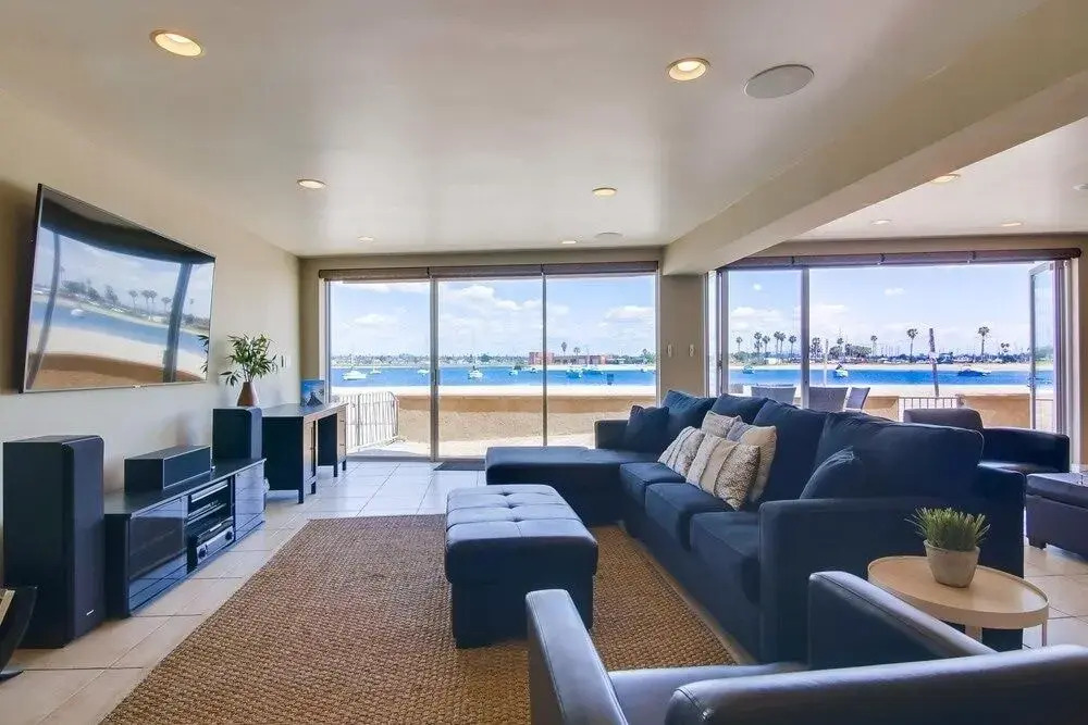 Waterfront Getaway 5 6 Bedrooms 5.5 Bathrooms Condo