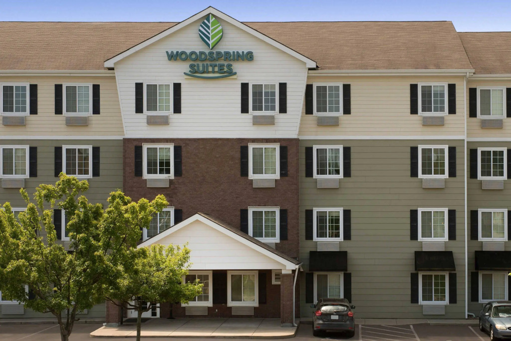 WoodSpring Suites Kansas City Liberty