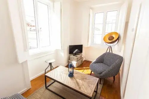 Bairro Alto Living 2BDR Duplex by LovelyStay