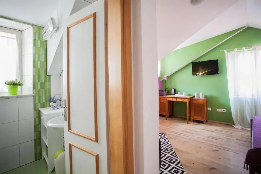 Apartment & Room Ursa