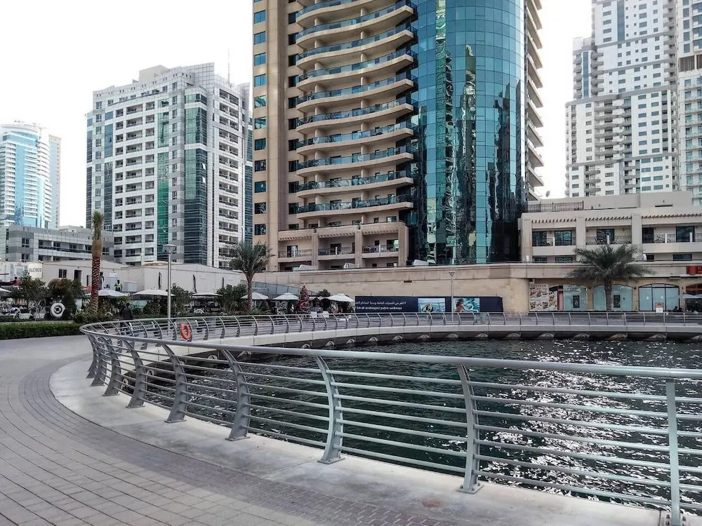 Modern 1BR w/ Gorgeous Marina Views! Sleeps 4