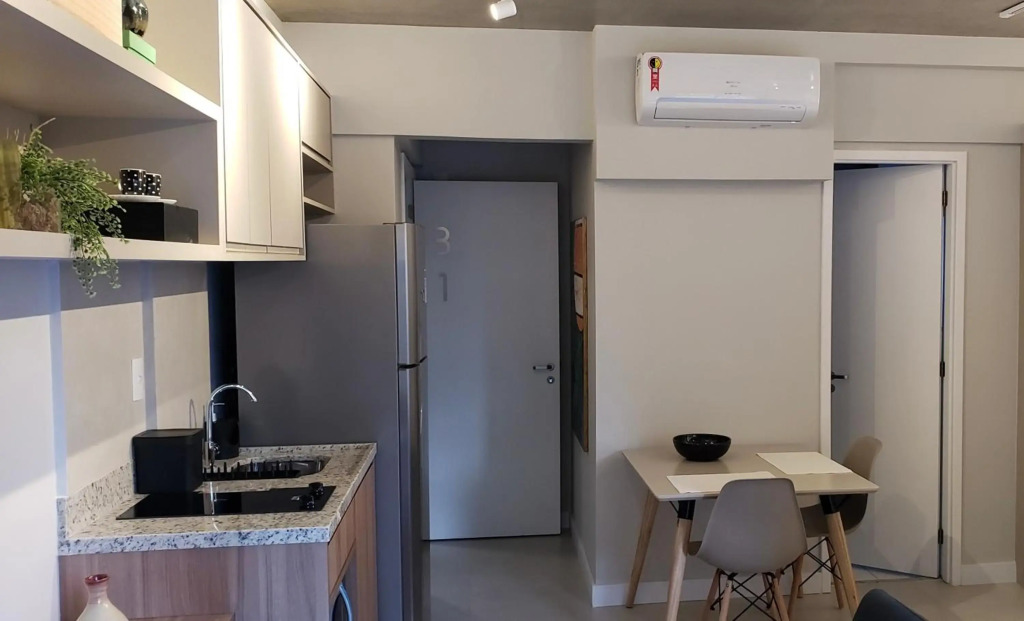 31 New studio w/ fast reliable wifi, balcony and gym