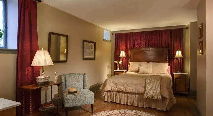 The Lafayette Inn