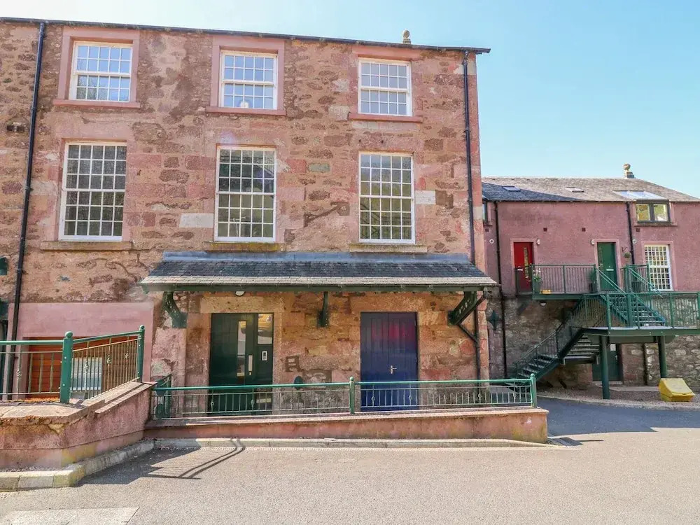 12 Keathbank Court