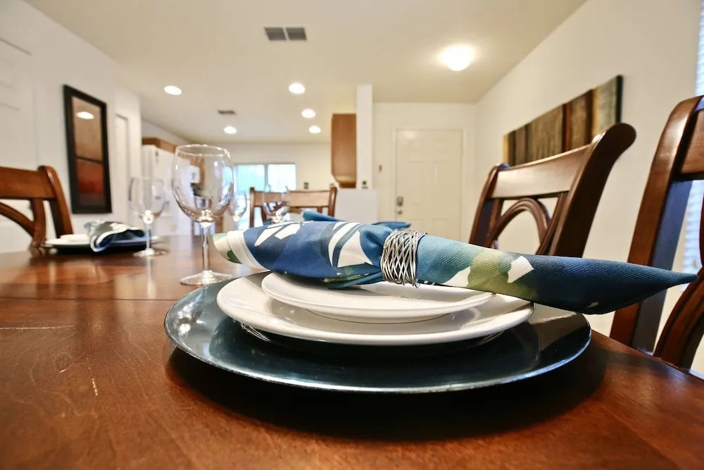 3207 Compass Bay