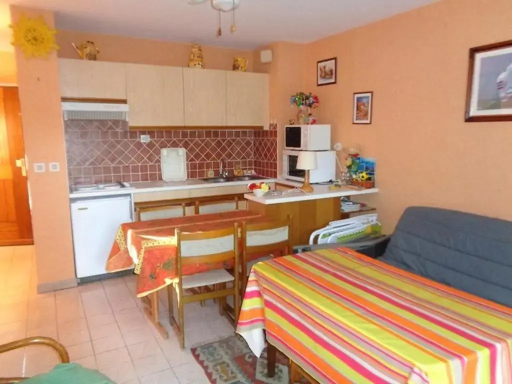 Appartement Le Lavandou, 2 pièces, 4 personnes - FR-1-308-66