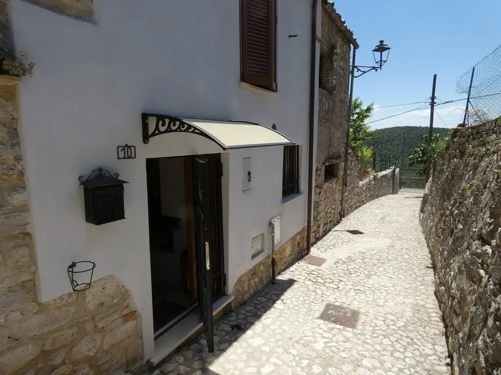 SCAPPO IN UMBRIA, Il Vicoletto