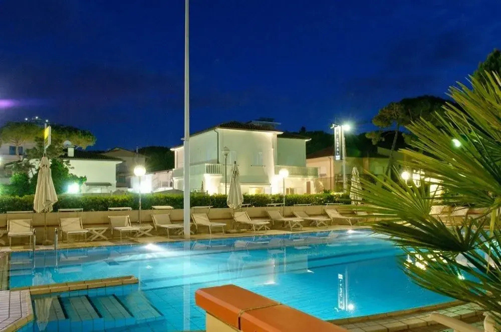 HOTEL TRIONFAL - Fronte Mare - Vicinissimi al Centro