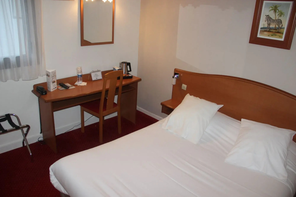 Kyriad Saint Quentin en Yvelines - Montigny