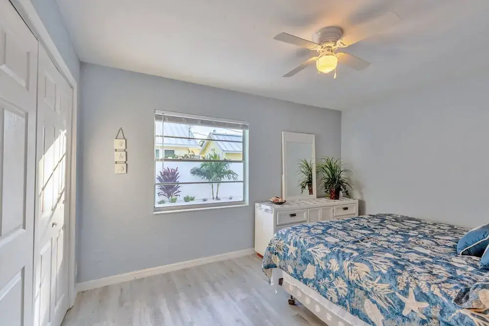 Royal Blue Downtown-gulfport-heated Pool