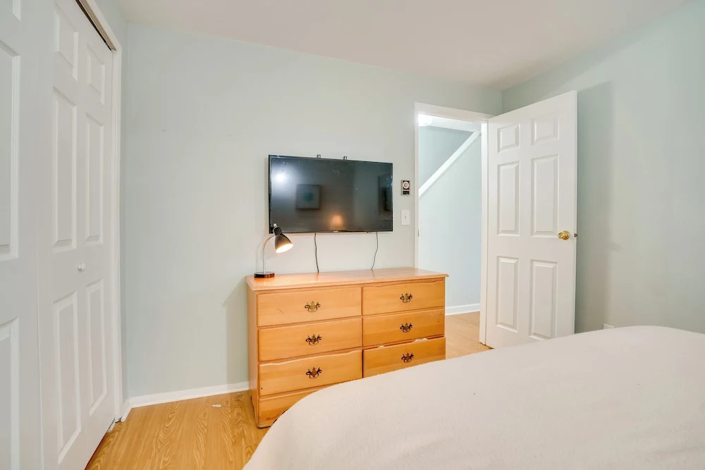 Lovely Crescent Bar Condo w/ Community Amenities!