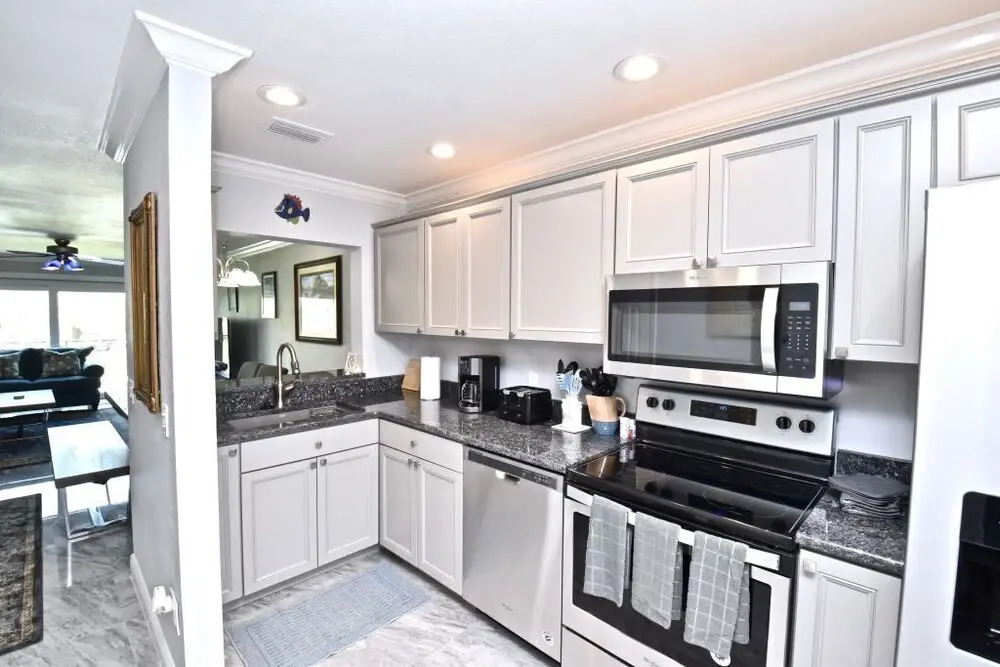 New Summer House Blues Ocean View Townhouse Condo 4 Pools Tennis Kids Play Area
