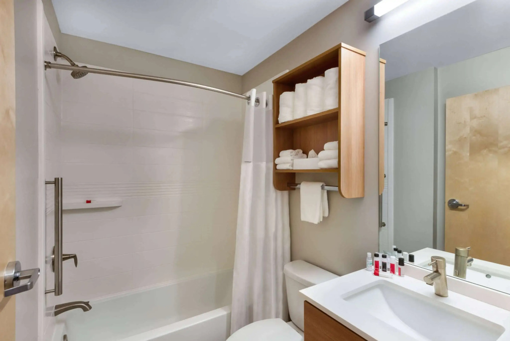 Microtel Inn & Suites by Wyndham Farmington