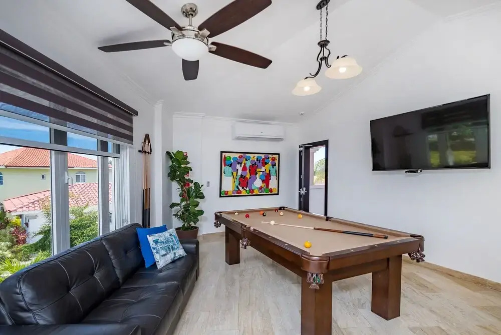 Amazing Private Villa with Chef & Maids
