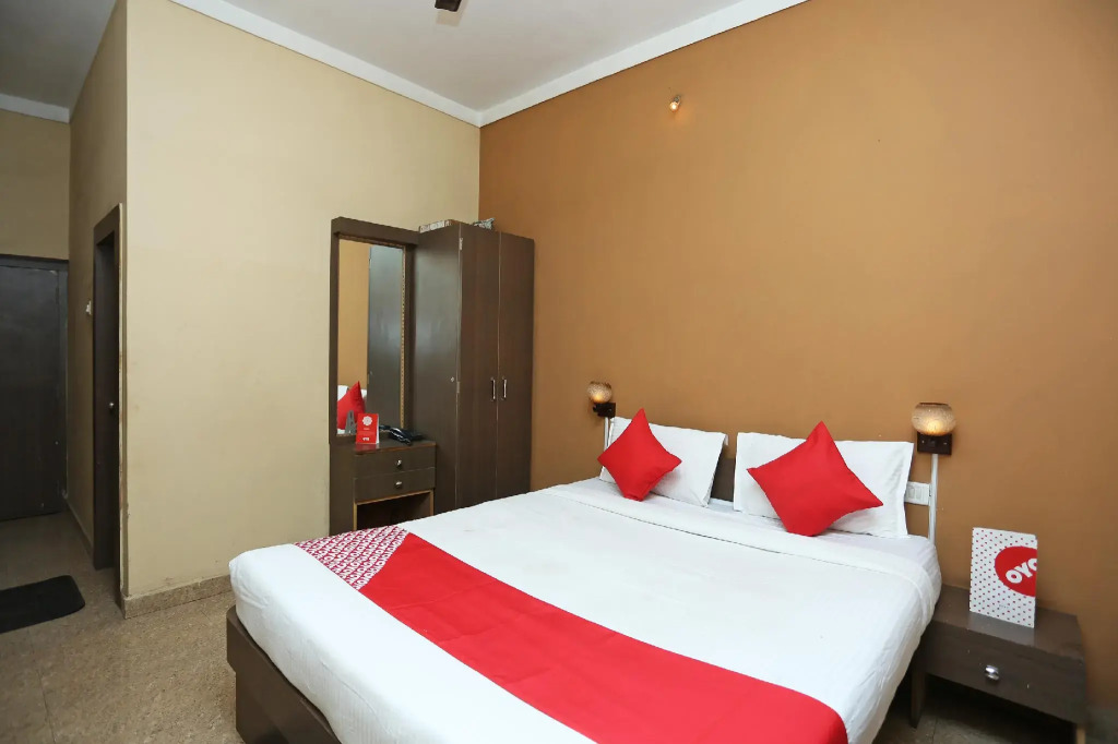 OYO 12777 Hotel Classic