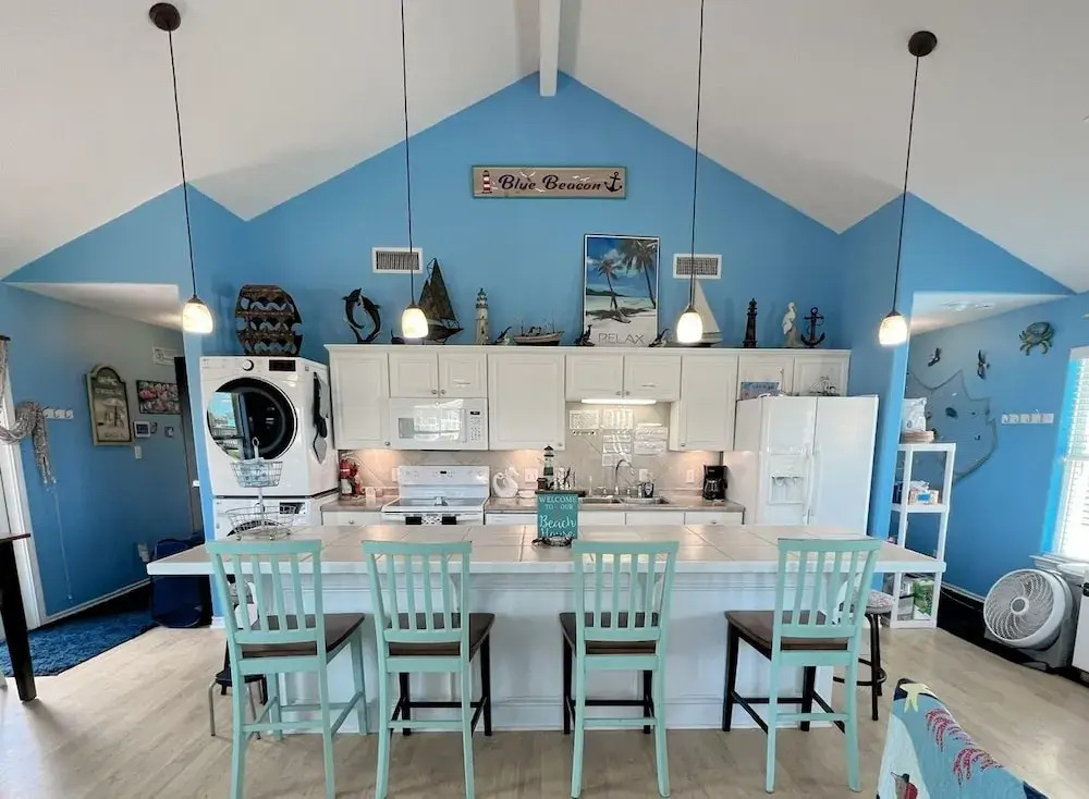 Blue Beacon 2 Bedroom Home by Redawning