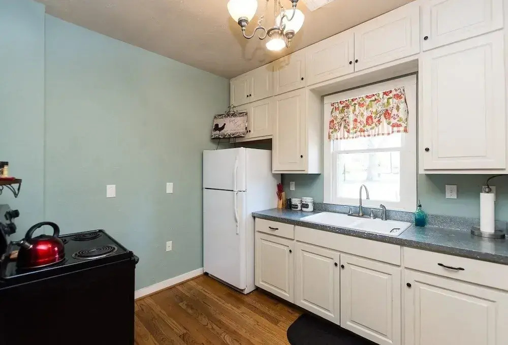 Beverly Haus Aka Dippel Haus 2 Bedroom Home by RedAwning