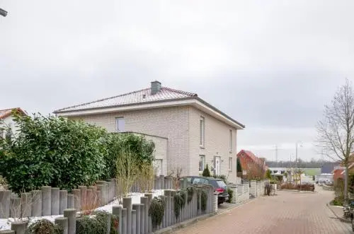 2 Private Single Rooms (5650)