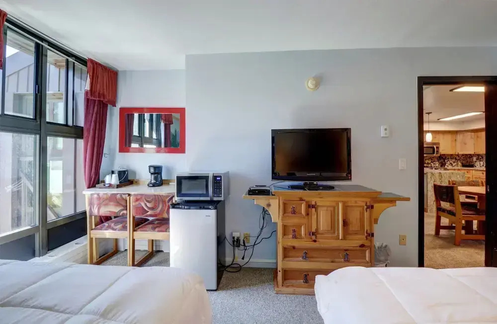 Mp613h Mountain Plaza Hotel Room 1 Bedroom Hotel Room