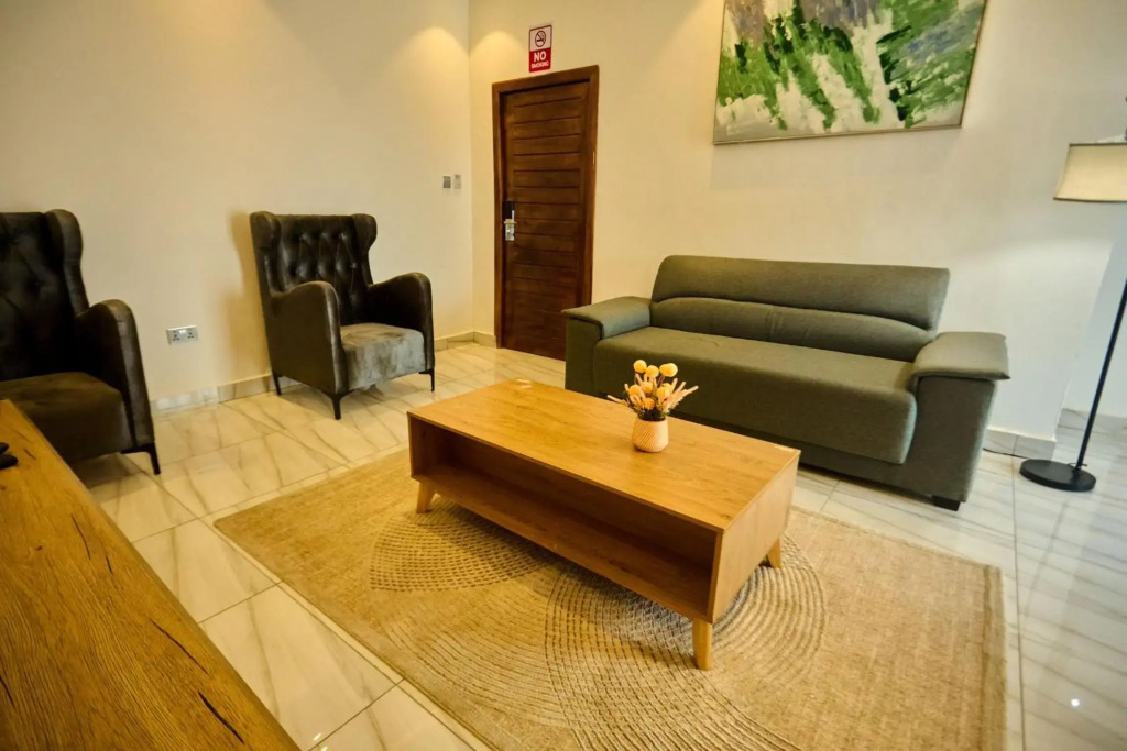 AIDEN HOMES AND APARTMENTS HOTEl