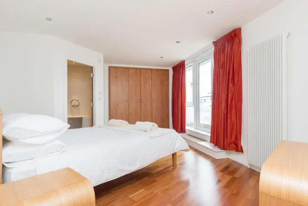 403 Portland Gardens Penthouse Apartment
