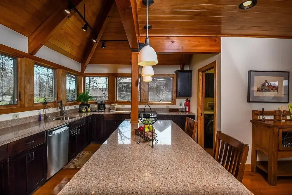 Splash Mountain House