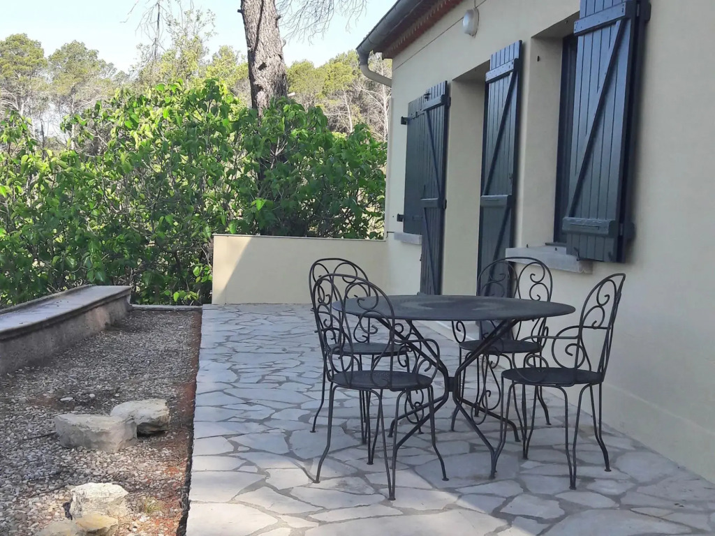 Cozy holiday home in Saint-Antonin-du-Var with large pool