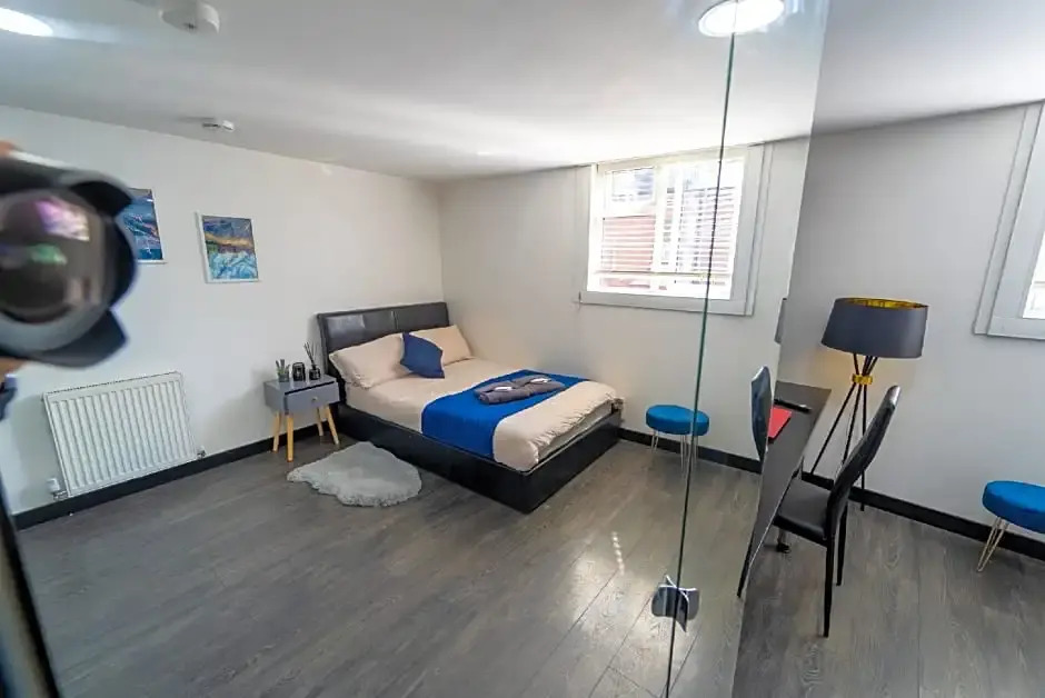 46 North Road Studios Near QE and UOB