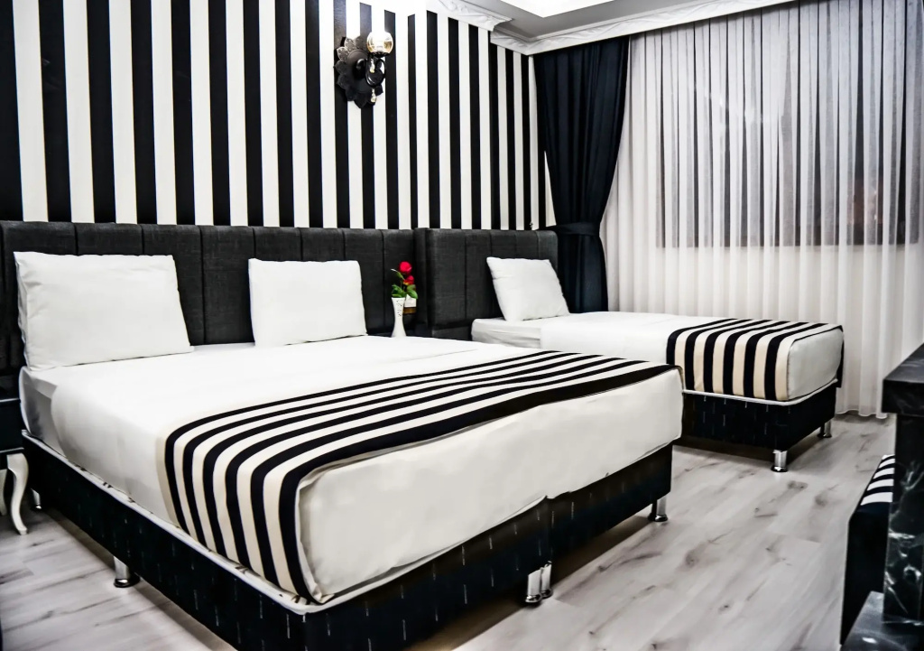 Cnr İnci Hotel