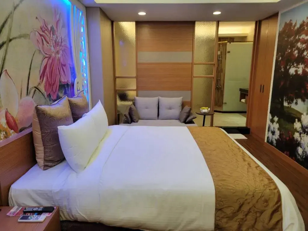Golden Sands Motel