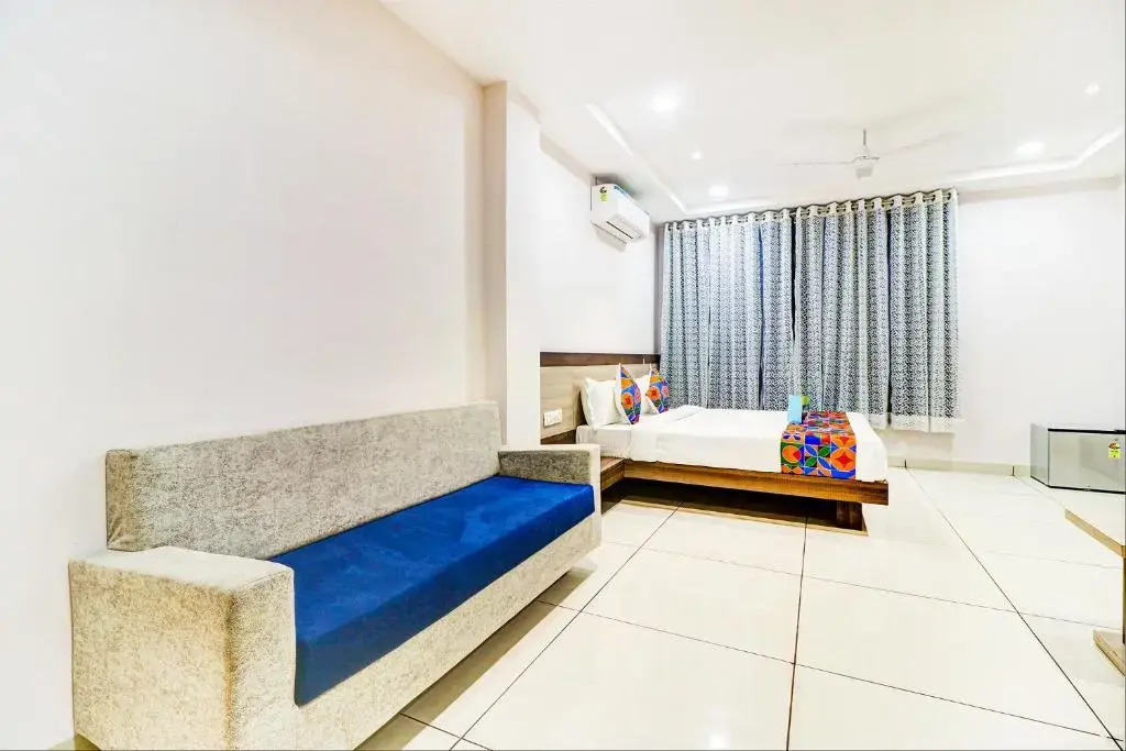 FabHotel Meera Palace