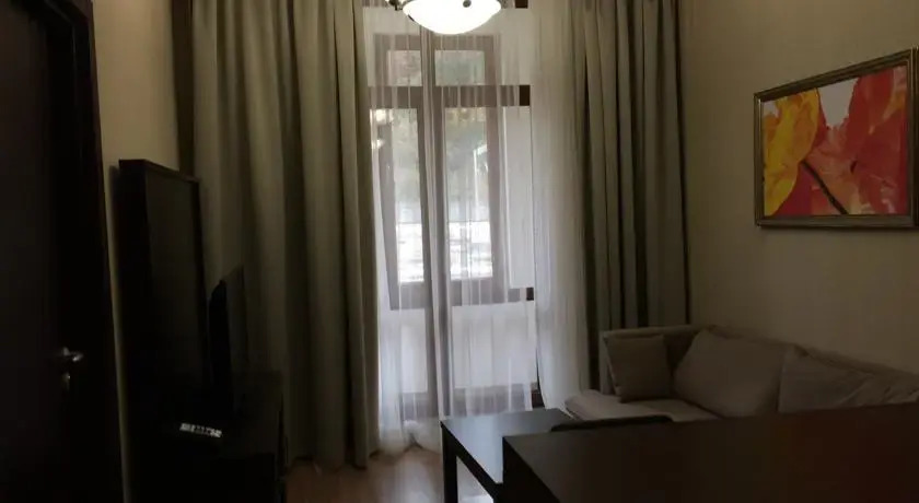 Na Naberezhnoy Vremena Goda