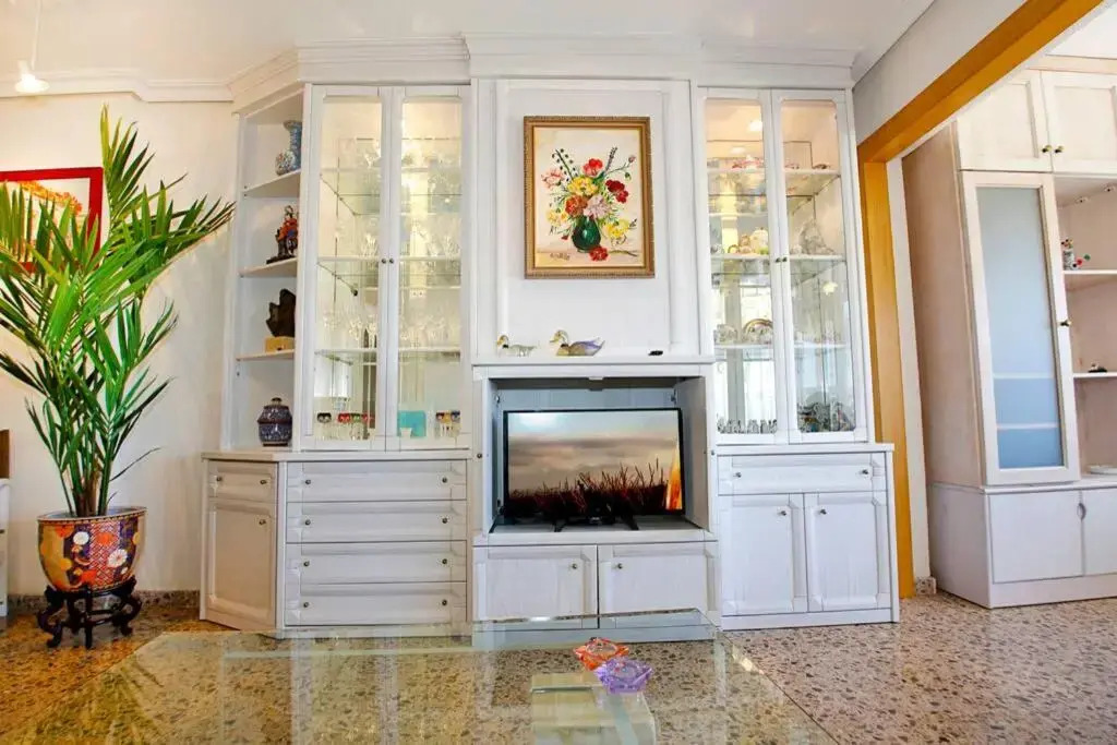 Garden apartment with Pool and AC
