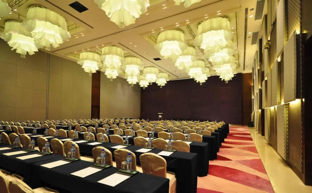 Holiday Inn Qingdao City Centre by IHG