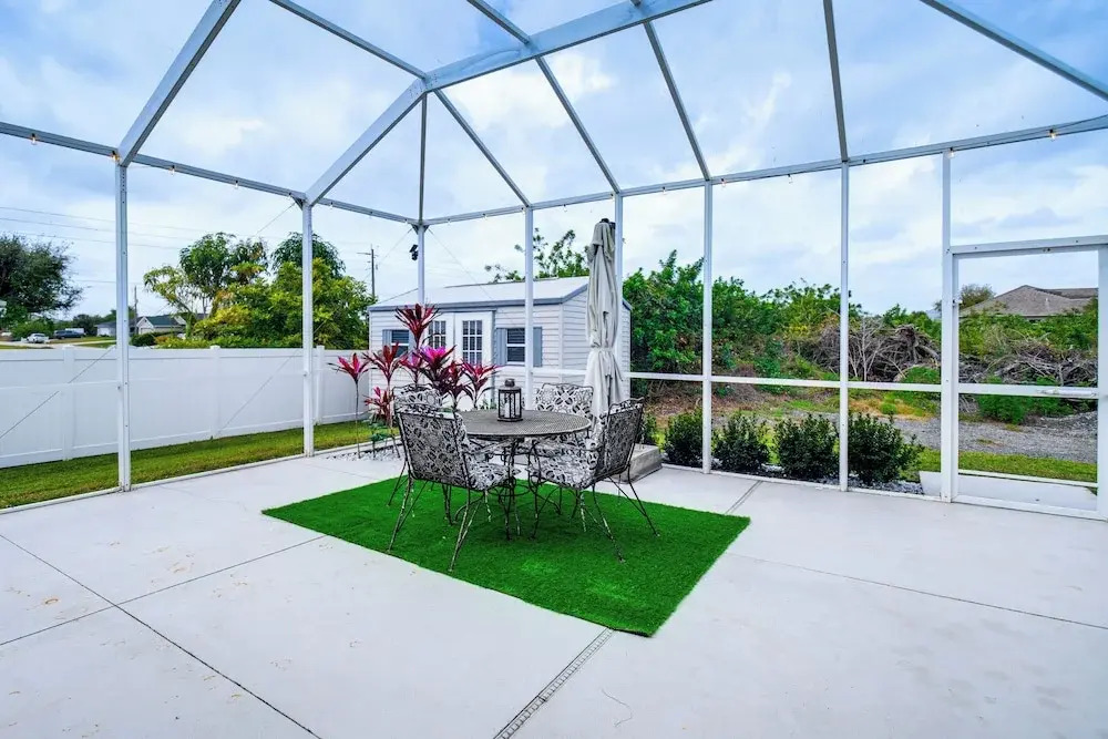 Lanai, Private Pool: Lehigh Acres Home
