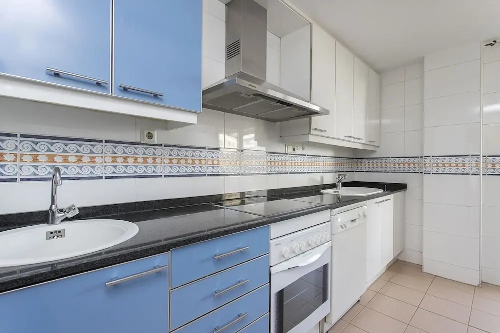 1317 - Modern Forum Apartment