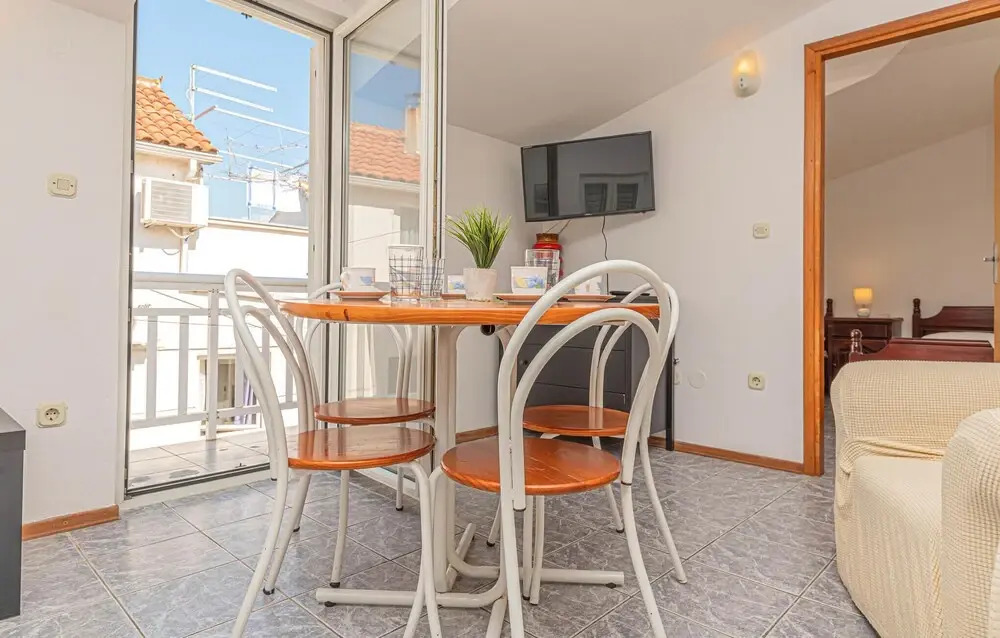 Amazing Apartment in Vodice With Wifi and 2 Bedrooms