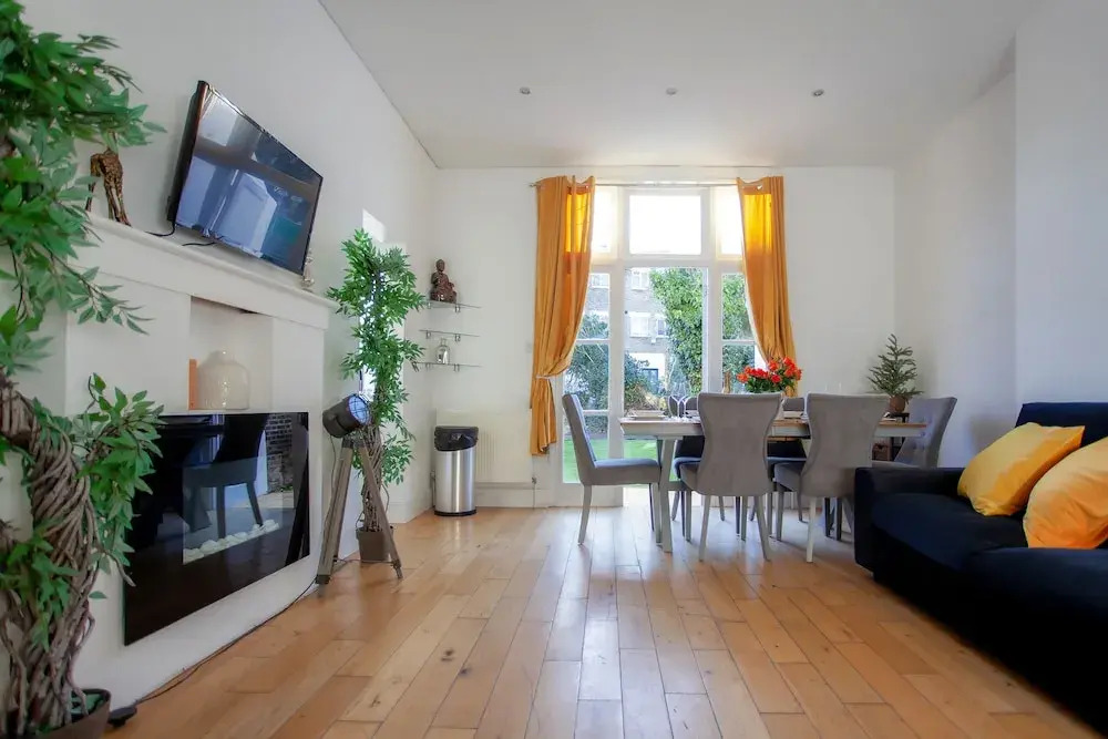 3 bed House Camberwell With Private Garden