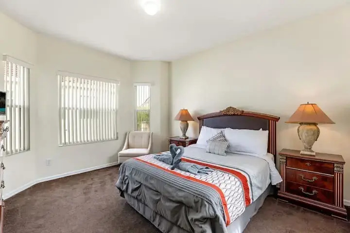 Disney - Large 5 Bedroom Gated Mediterranean Home, Davenport, US