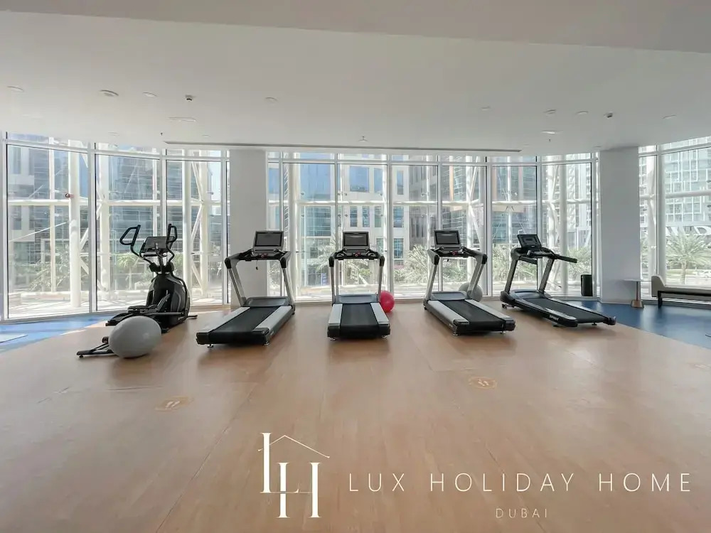 LUX  Pad Executive Suite Canal View 5