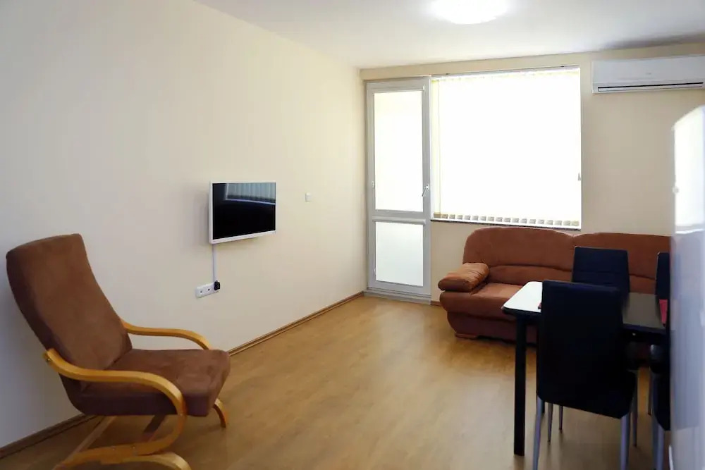 Sea Garden Apartment