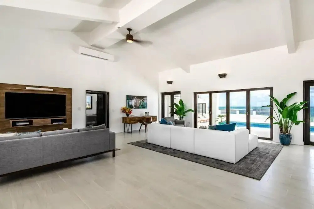 Villa Pelican Bay