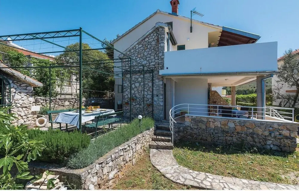 Four-Bedroom Holiday Home In Zaboric
