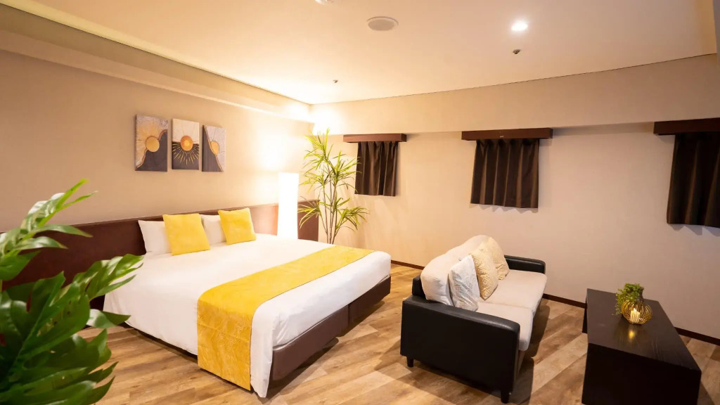 Rycom Crystal Hotel