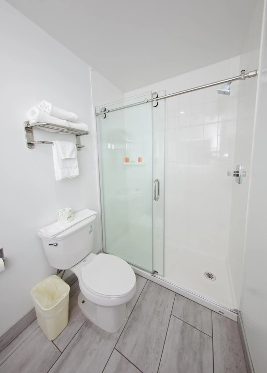 Travelodge Inn & Suites by Wyndham West Covina