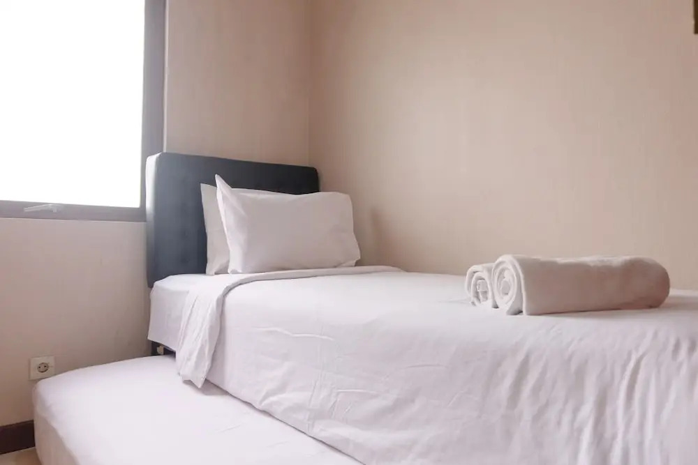 Cozy And Modern 2Br At Majesty Apartment